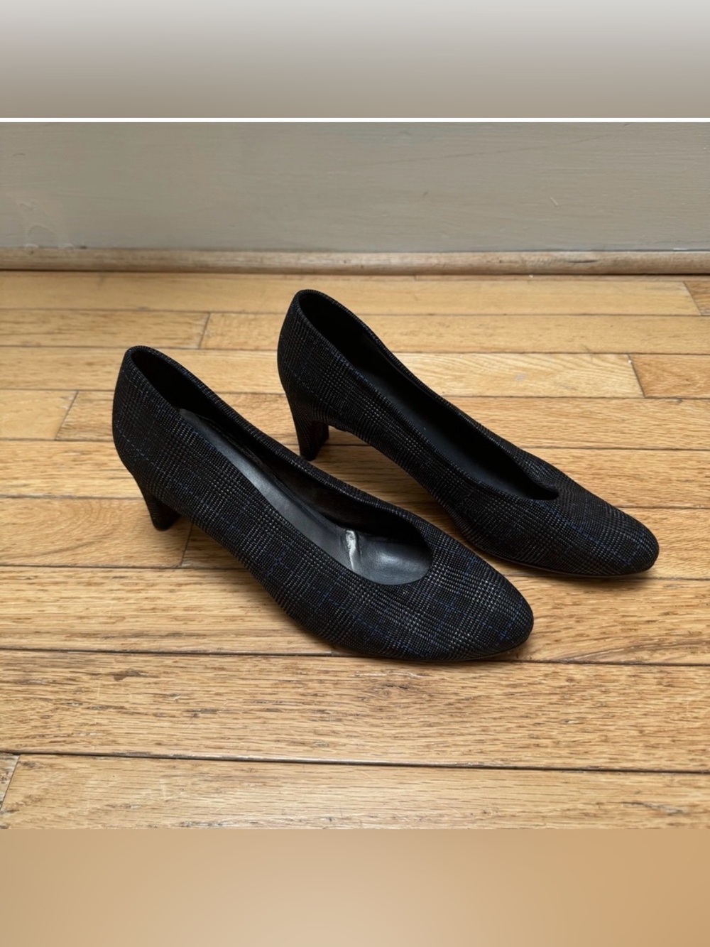 Stuart Weitzman Black Metallic
Plaid Print Heels, size 8